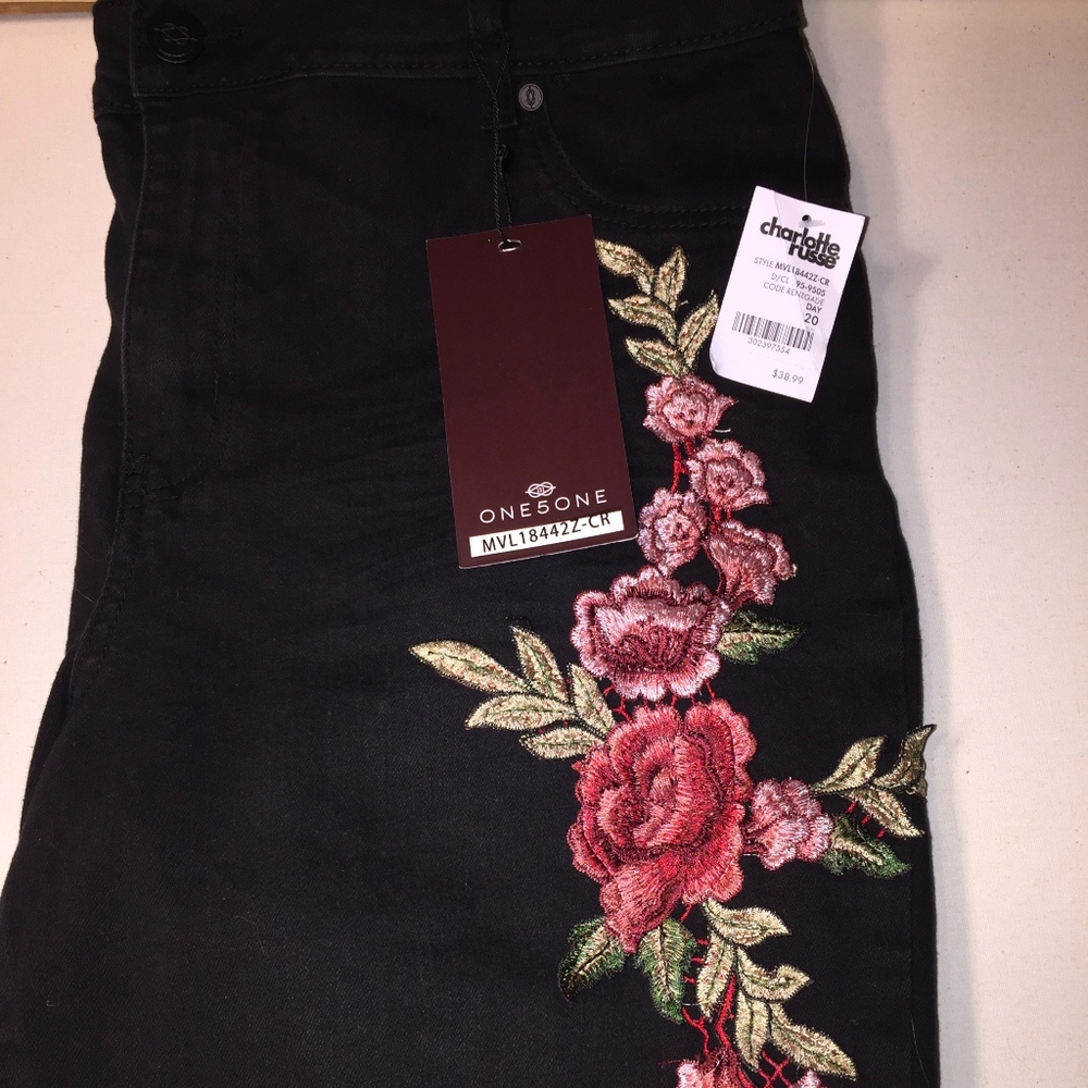 Charlotte Russe Distressed Jeans (NWT)